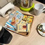 Nicaredda Guest